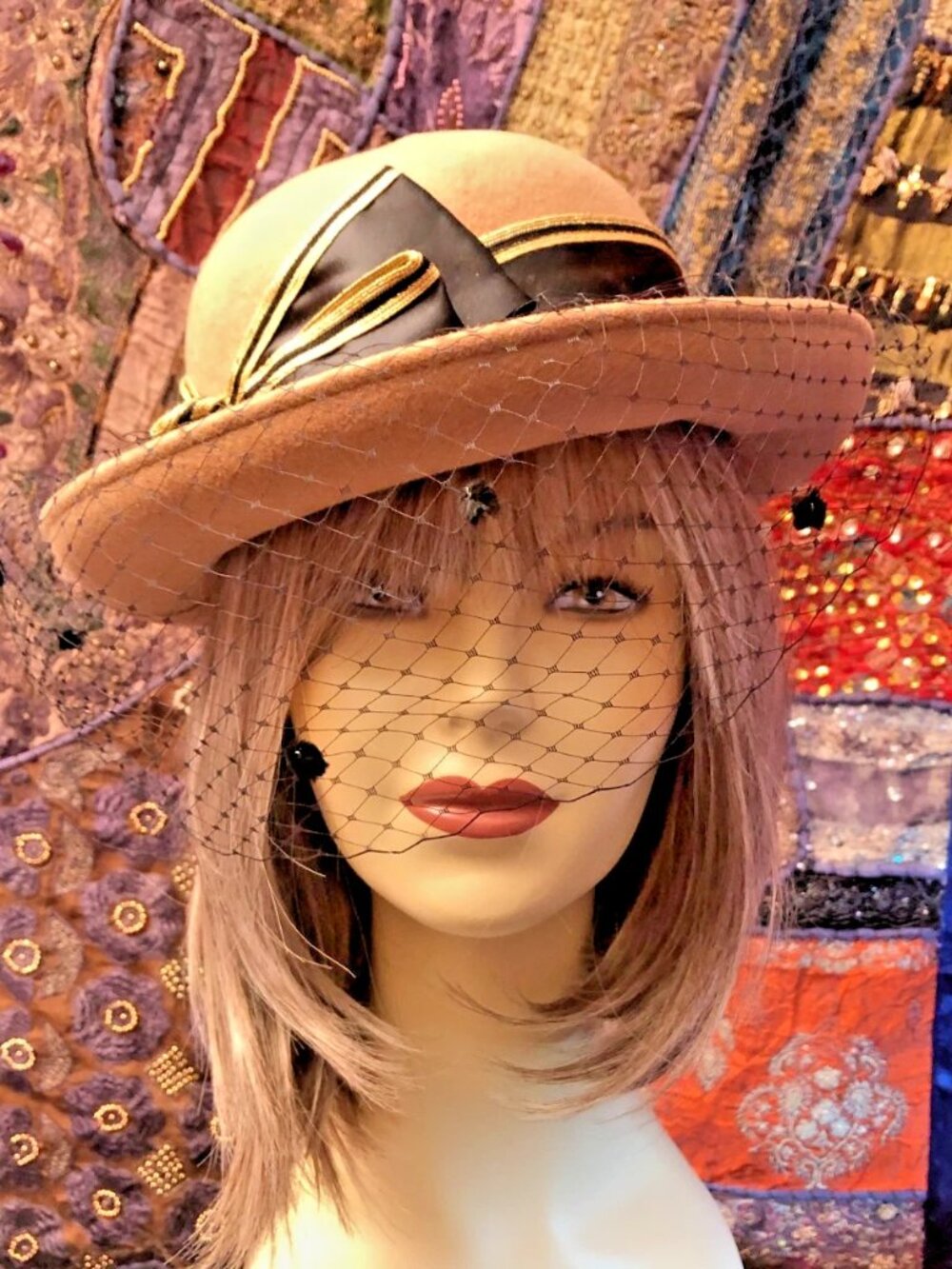VINTAGE WOMEN'S TAN WOOL Felt Hat w/ Black Band Birdcage Veil Church